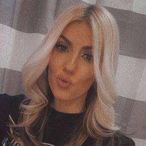 Meet your Posher, Em